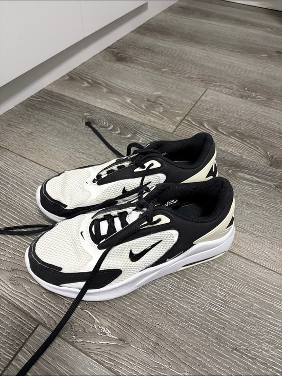 Nike Shoes - Air Max Nike White and Black Sneakers